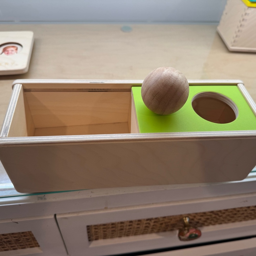 Lovevery Wooden Ball Sorting Box - Lime Green Insert